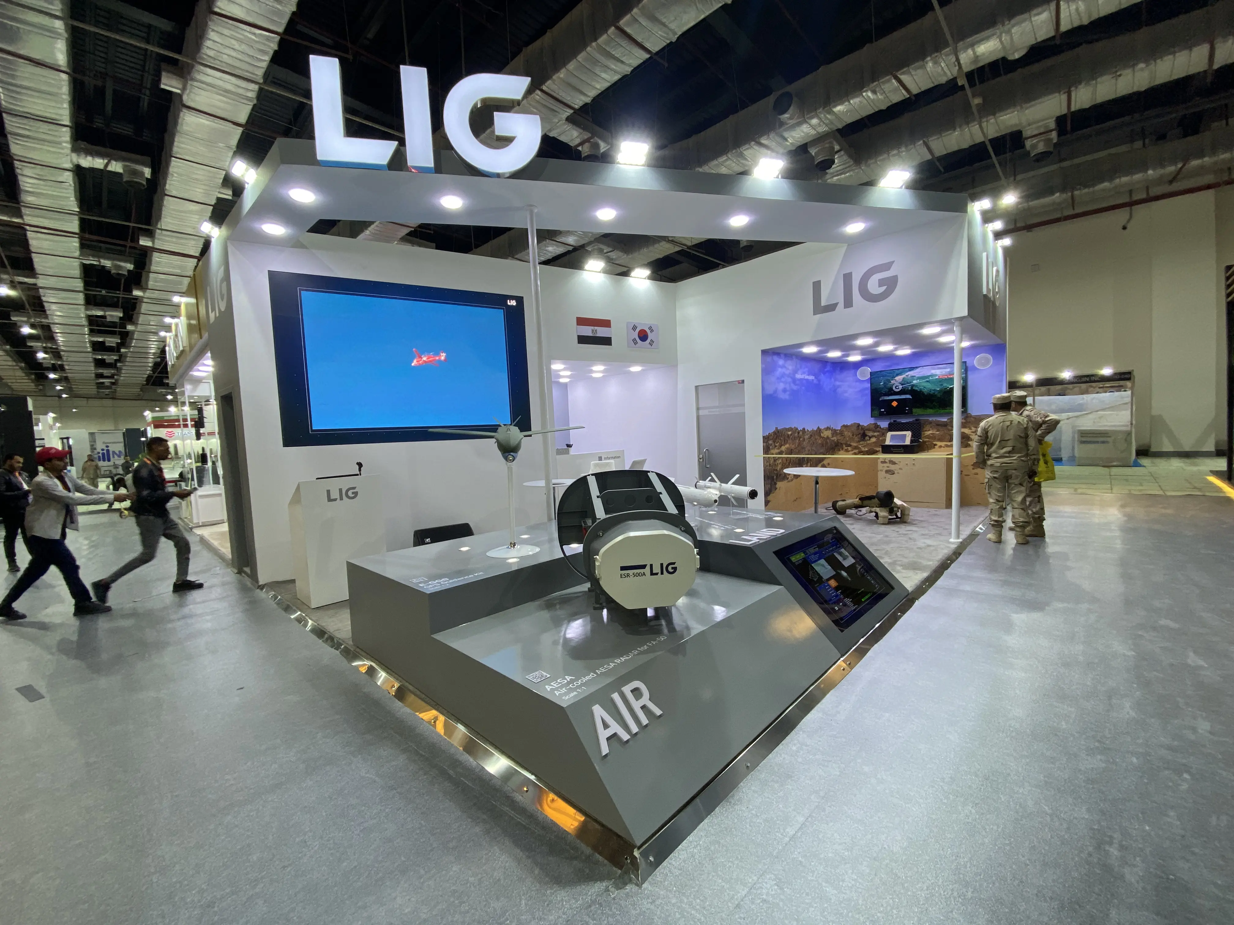 LIG Nex1 exhibition stand at Egypt Defence Expo (EDEX) – photo 4
